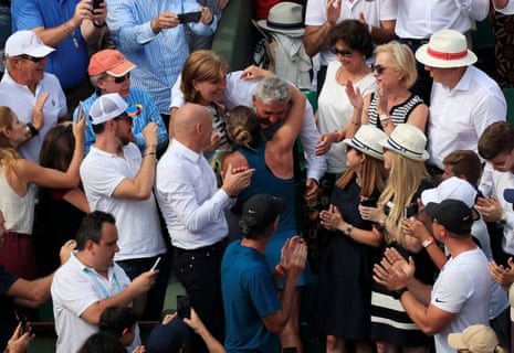Simona Halep celebrates with her parents; Tania and Stere.