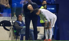 Eden Hazard with Real Madrid manager Zinedine Zidane after his substitution at Levante.