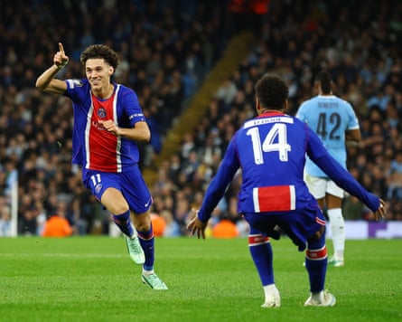 Magnus Aglioch comemora gol durante partida da Liga dos Campeões entre Manchester City e Paris Saint-Germain