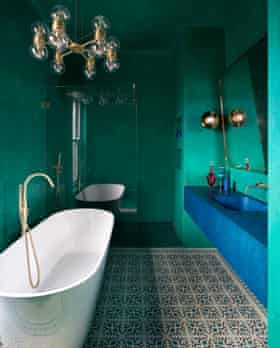 حمام آبی-سبز.