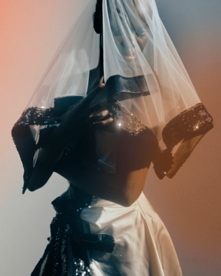 Veil with black glittery edging