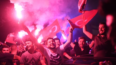Istanbul erupts into celebration after landmark victory for opposition party – video