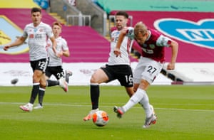 Vydra shoots.