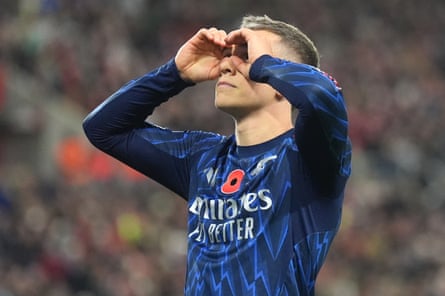 Arsenal’s Leandro Trossard celebrates scoring their side’s second goal against Sunderland