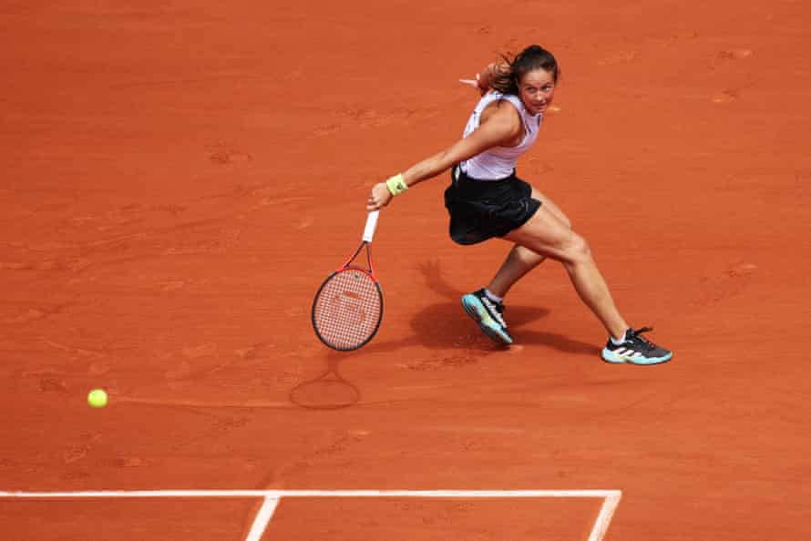 Daria Kasatkina is a break up in this second set.