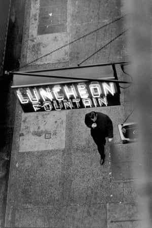 David Vestal, West 22nd Street, New York, December 1958 Born in California, David Vestal studied painting at the Art Institute of Chicago between 1941 and 1945. He began studying photography with Sid Grossman at the Photo League in 1947. He developed an approach that set him apart from other New York School photographers: he took single pictures, most of them strongly composed, instead of working on projects or series. The majority of his street photography and cityscapes were made in New York.