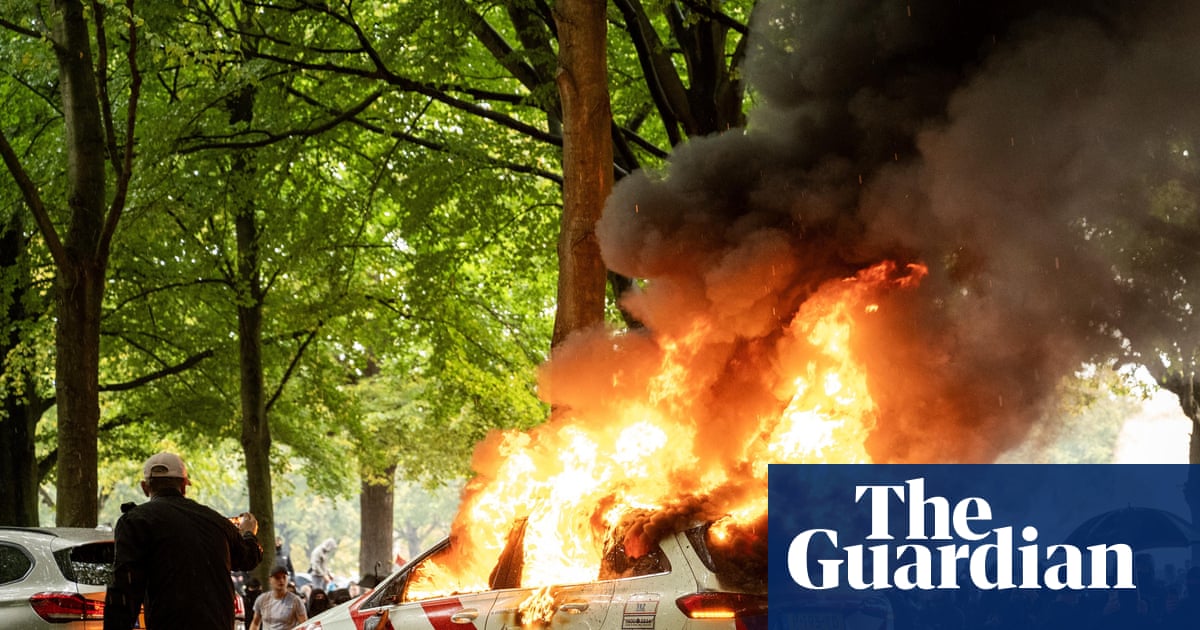 Dutch police clash with anti-immigration protesters in The Hague