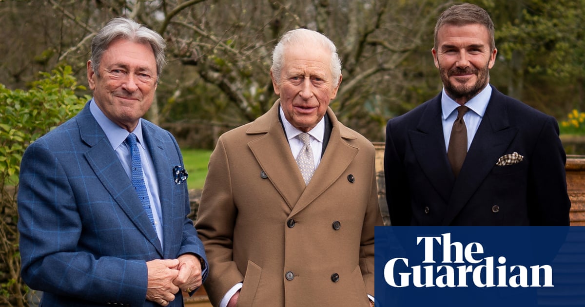 King signs up David Beckham to his Chelsea flower show team