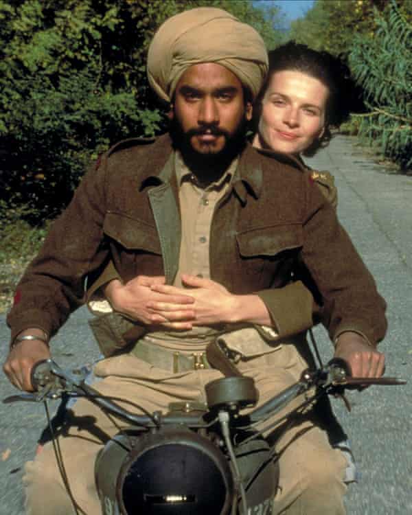 Naveen Andrews with Juliette Binoche in The English Patient