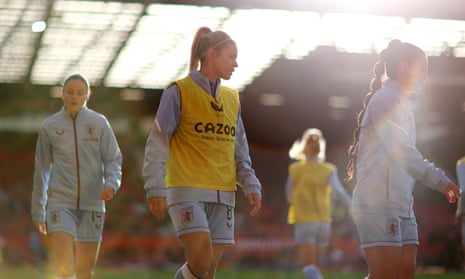 Rachel Daly warms up with her Aston Villa teammates.