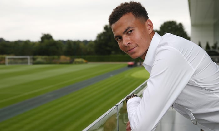 Dele Alli assina novo contrato de seis anos com o Tottenham Hotspur