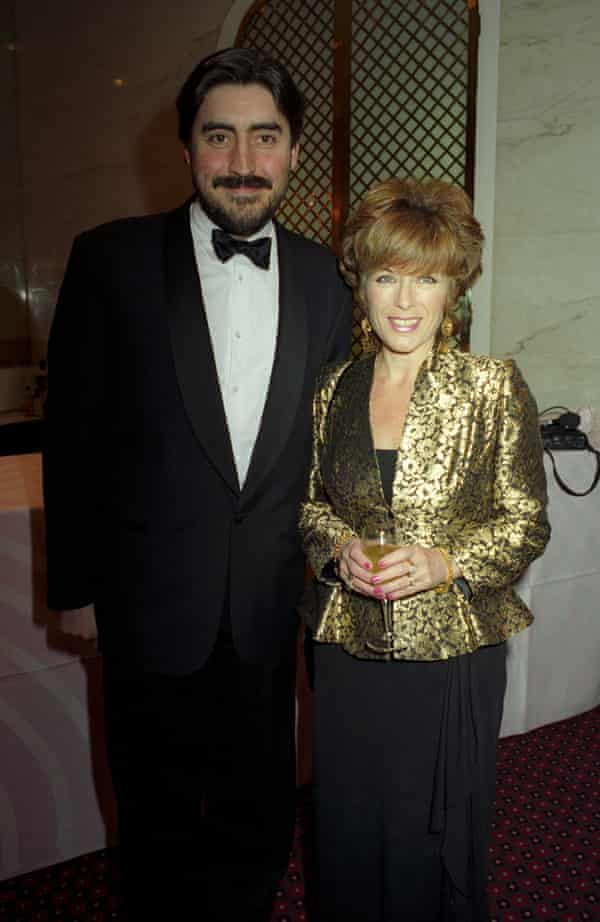 Jill Gascoine with her husband, the actor Alfred Molina, in 1994,