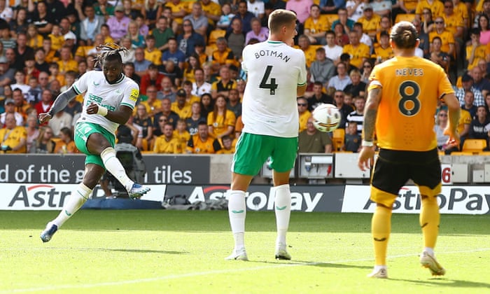 Saint-Maximin stunner salvages draw for Newcastle at Wolves
