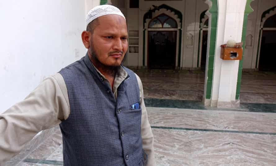 Imam Mohammad Jalaluddin at al-Faruqi mosque, Delhi.