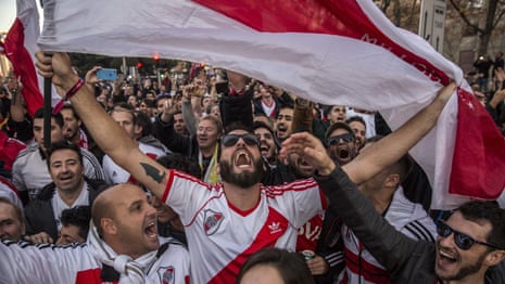 Fans bring the passion of the Superclásico to the streets of Madrid – video