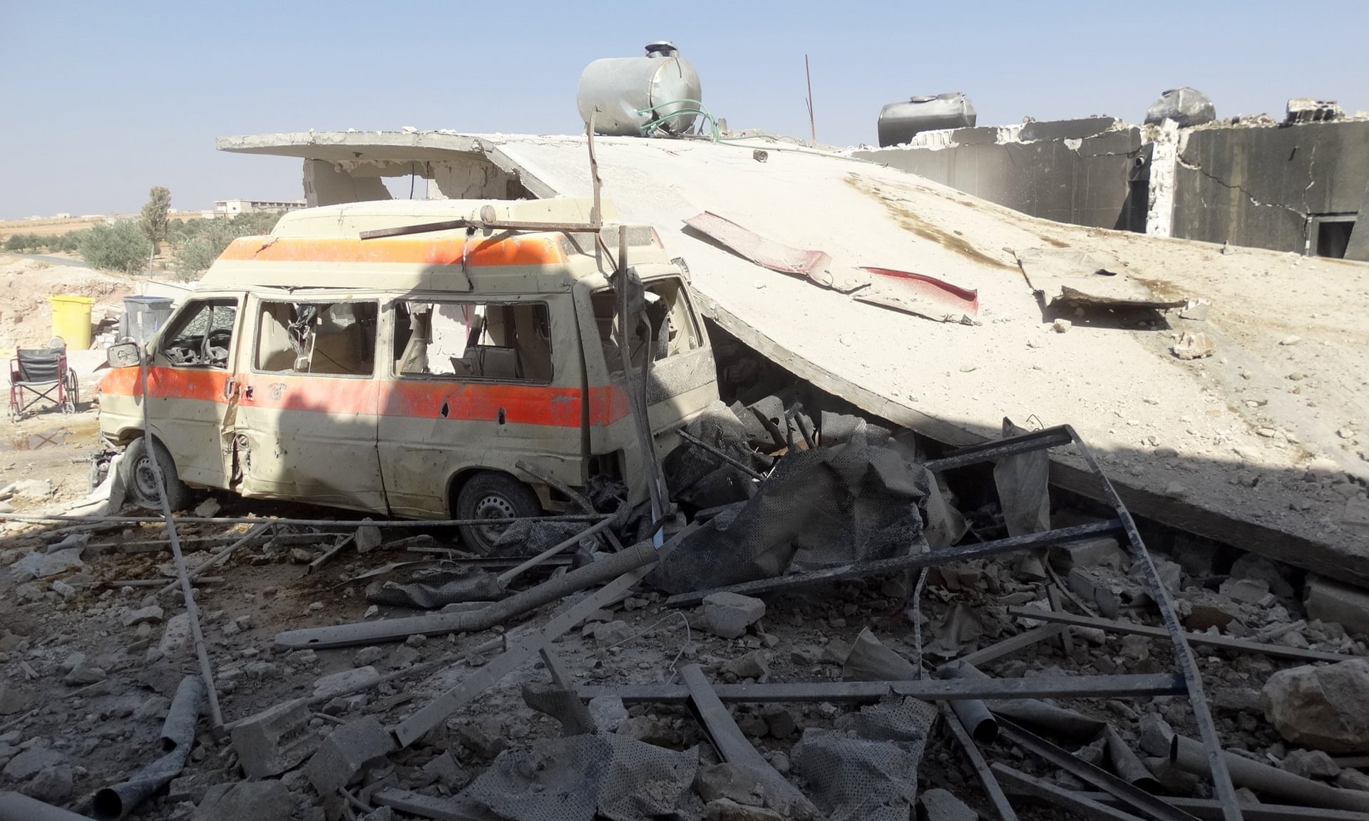 Crollo dell'ospedale al-Tah, crollato dopo un attacco aereo a Maarrat al-Nu'man (Idlib). Credits to: Anadolu Agency/Getty Images.
