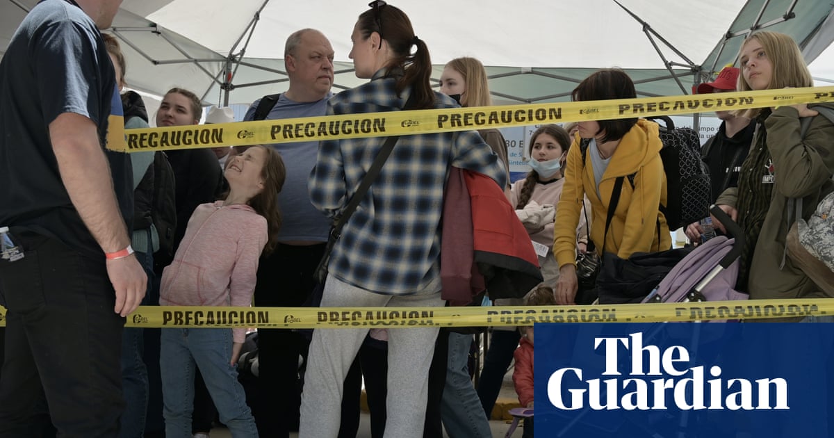 Ukrainian refugees waiting at Mexico camp urge US to open doors