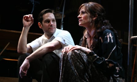 Paul Rudd and Julia Roberts in Three Days of Rain on Broadway in 2006.