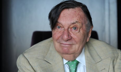Barry Humphries’ name has been dropped from the Melbourne International Comedy Festival’s top award, the Barry Award 