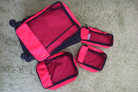 A photo of Amazon Essentials Packing Cubes