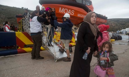 Rescued refugees are set ashore on Agathonisi