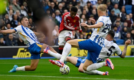 Amad Diallo equalises for Manchester United in the second half.