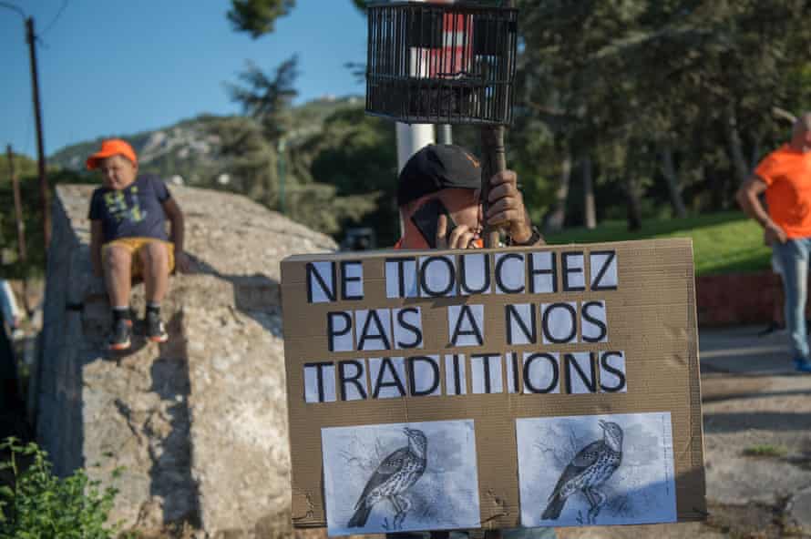 Hunters protest in Toulon.