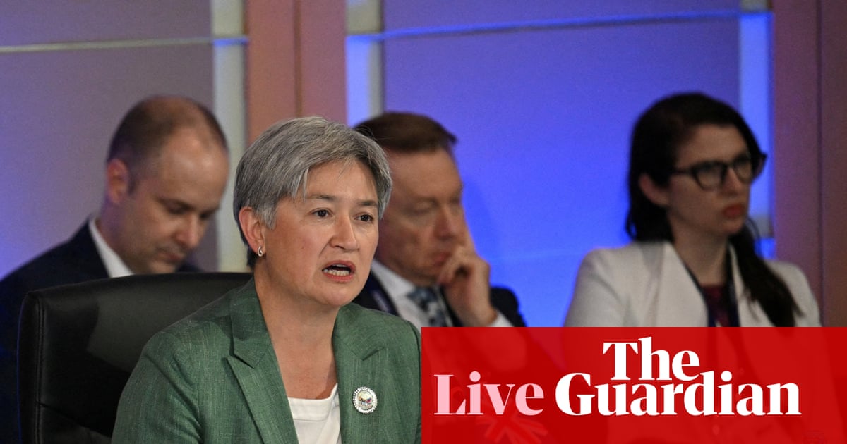 Trung Quốc phản pháo sau bình luận của Penny Wong về căng thẳng Biển Đông, giáo viên Victoria chuẩn bị đình công