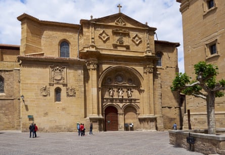 Plaza del Santo and the Cathedral of Santo Domingo de la Calzada.