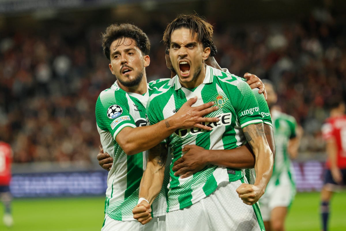 Marc Bartra celebrates his second goal for Real Betis against Lille