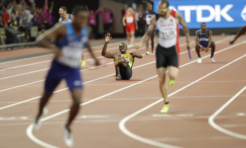 Usain Bolt pulls up injured during the men’s 4x100m final.