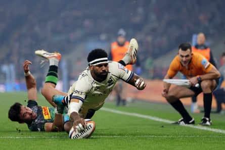 Kalaveti Ravouvou scores Bristol’s first try.