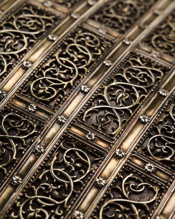 Detail of the casket.
