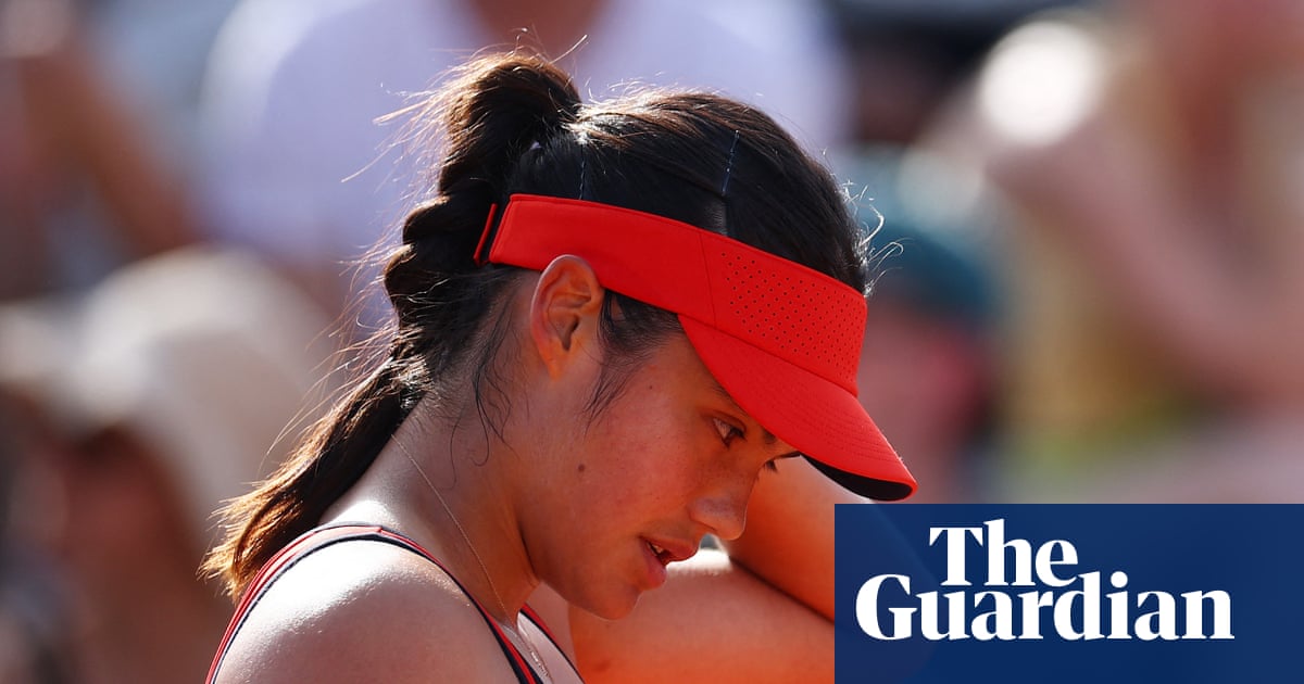 Emma Raducanu slumps to straight-sets defeat in French Open first round