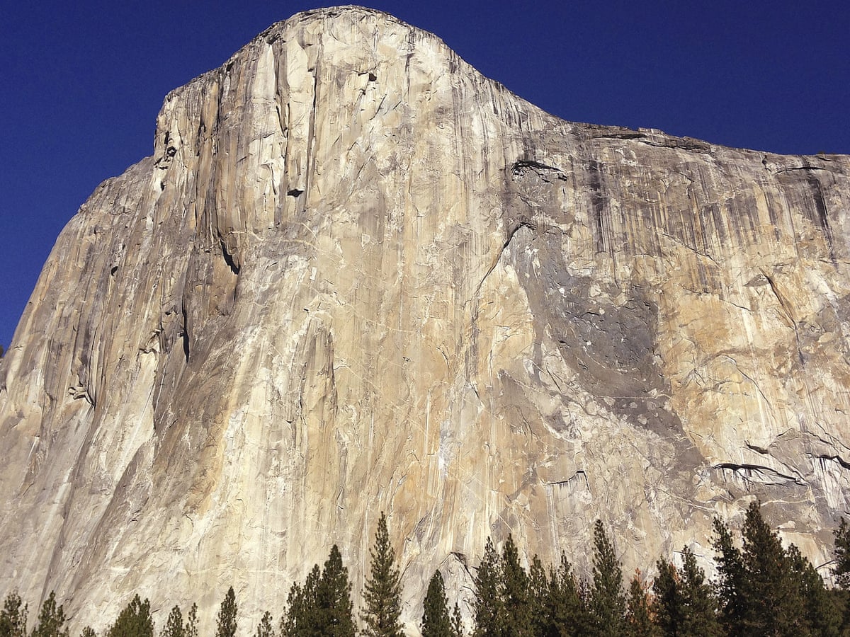 El Capitan Two Climbers Die In Fall From Yosemite Rock Face Us News The Guardian