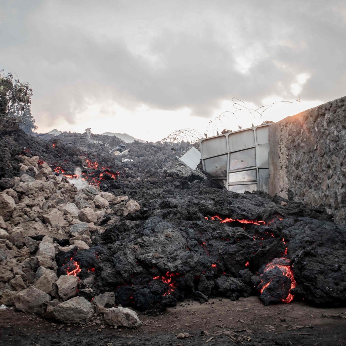 Drc Goma Residents Flee As Nyiragongo Lava Reaches City Outskirts Democratic Republic Of The Congo The Guardian Drc Goma Residents Flee As Nyiragongo Lava Reaches City Outskirts Democratic Republic Of The Congo The Guardian