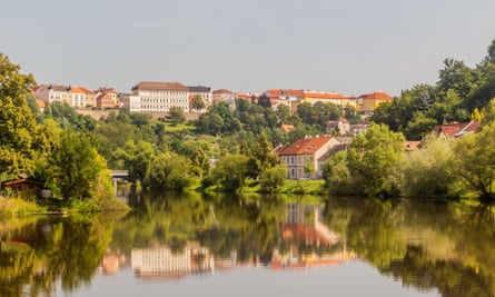 La vista del fiume Luznice a Tabor.