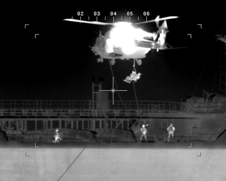 Fuerzas especiales belgas abordar el petrolero incautado