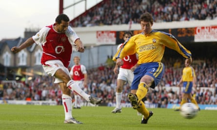 Pennant scores his first goal for Arsenal before going on to complete a hat-trick in a 6-1 win over Southampton in May 2003, the first game of the Gunners’ record 49-match unbeaten league run.