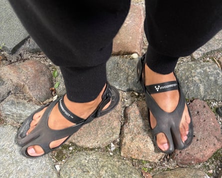 Bare feet in sandals