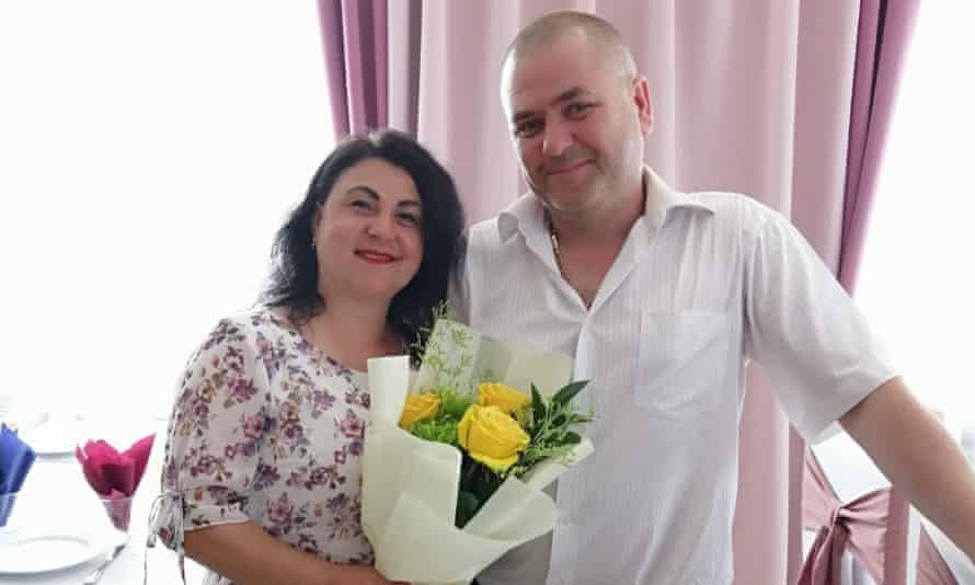 Ukrainian man accuses Russians and Chechen troops of mock executions and days of torture | Ukraine 1 Petro Titenko with his wife, Yulia.