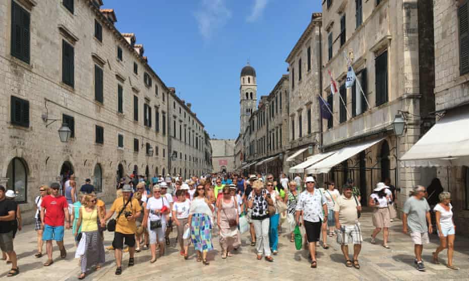 Cruise ship visitors on the streets of Dubrovnik.