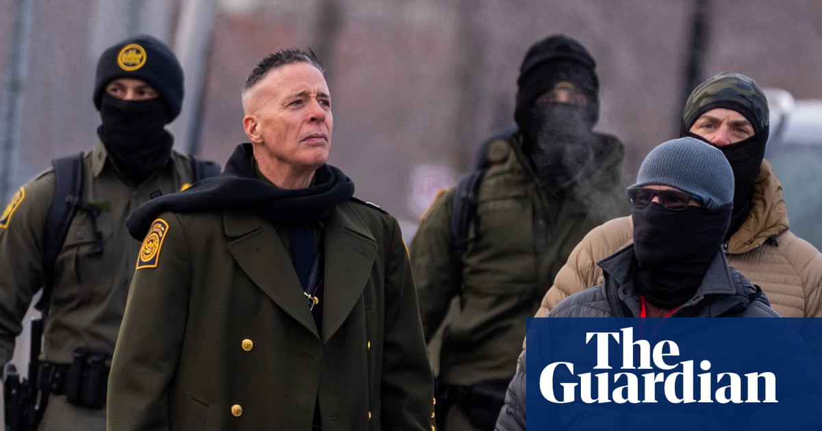 Border patrol chief praised federal agent who shot US citizen in Chicago