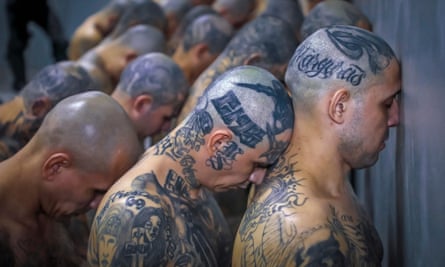 El Salvador moves suspected gang members to 40,000-capacity 'megaprison', El  Salvador