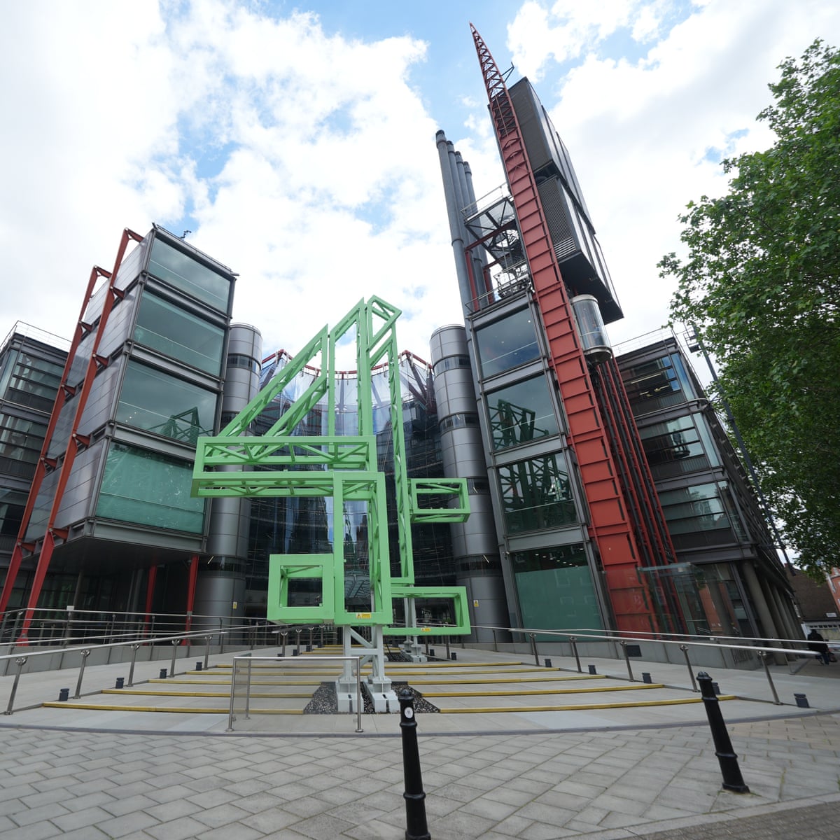 Channel 4 to axe about 300 jobs in biggest layoffs in its history