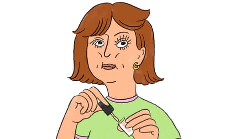 تصويري از زناني كه پرايمر روي مژه ها مي زنند