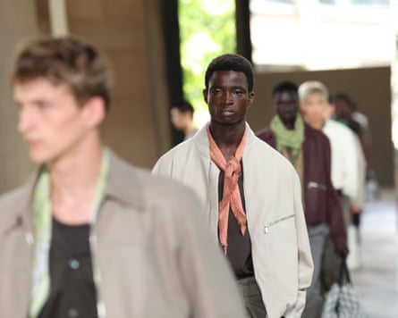 Runway - Paris Fashion Week - Menswear Spring/Summer 2026PARIS, FRANCE - JUNE 28: (EDITORIAL USE ONLY - For Non-Editorial use please seek approval from Fashion House) Models walk the runway during the Hermès Menswear Spring/Summer 2026 show as part of Paris Fashion Week on June 28, 2025 in Paris, France. (Photo by Pascal Le Segretain/Getty Images)