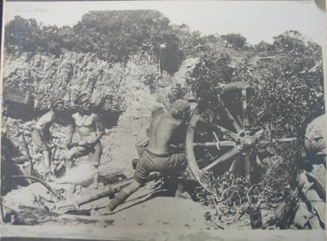 A 9th Battery 18-pound field gun in action during a Turkish attack in WWI. The photo was reproduced in the Illustrated War News (London) on 29 September 1915 with the following caption: ‘With the colonial “Naked Army” in Gallipoli: Australian gunners stripped for the fray during a fierce artillery duel …’