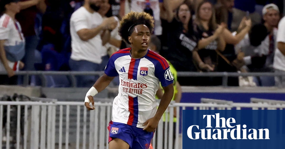 Sunderland pip Crystal Palace in battle of the private jets to land Malick Fofana