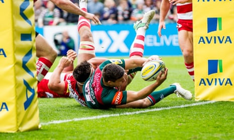 Aviva Premiership Rugby Leicester v Gloucester 
16th September 2017, Welford Road, Leicester, Tigers scrum-half Ben Youngs punches a hole in the Gloucester defence to score the first try